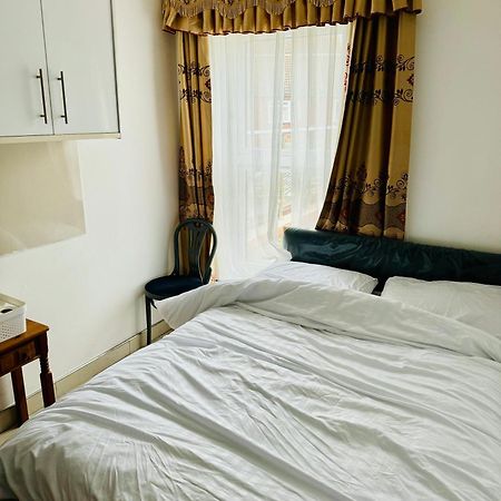 The Great Falcon Accommodation Лондон Экстерьер фото